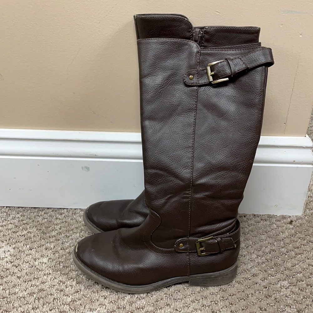 Girls riding boots, brown.